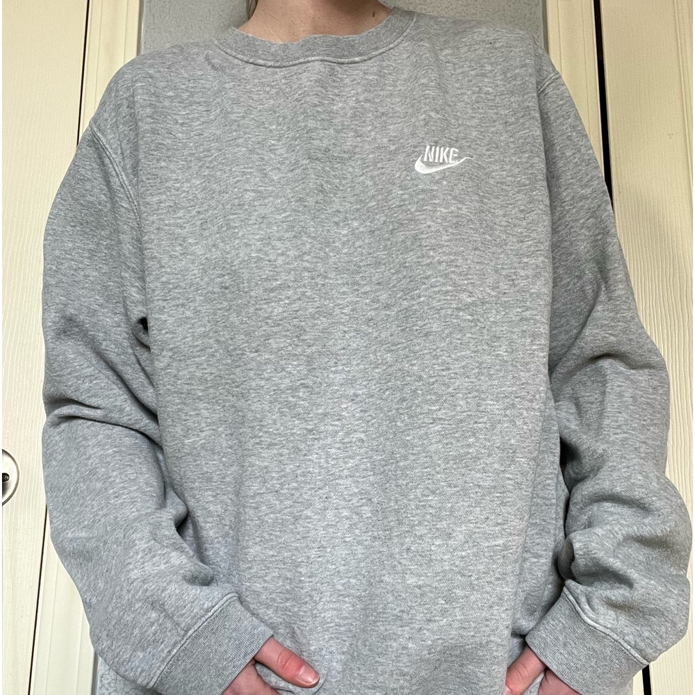 grey nike sweatshirt!